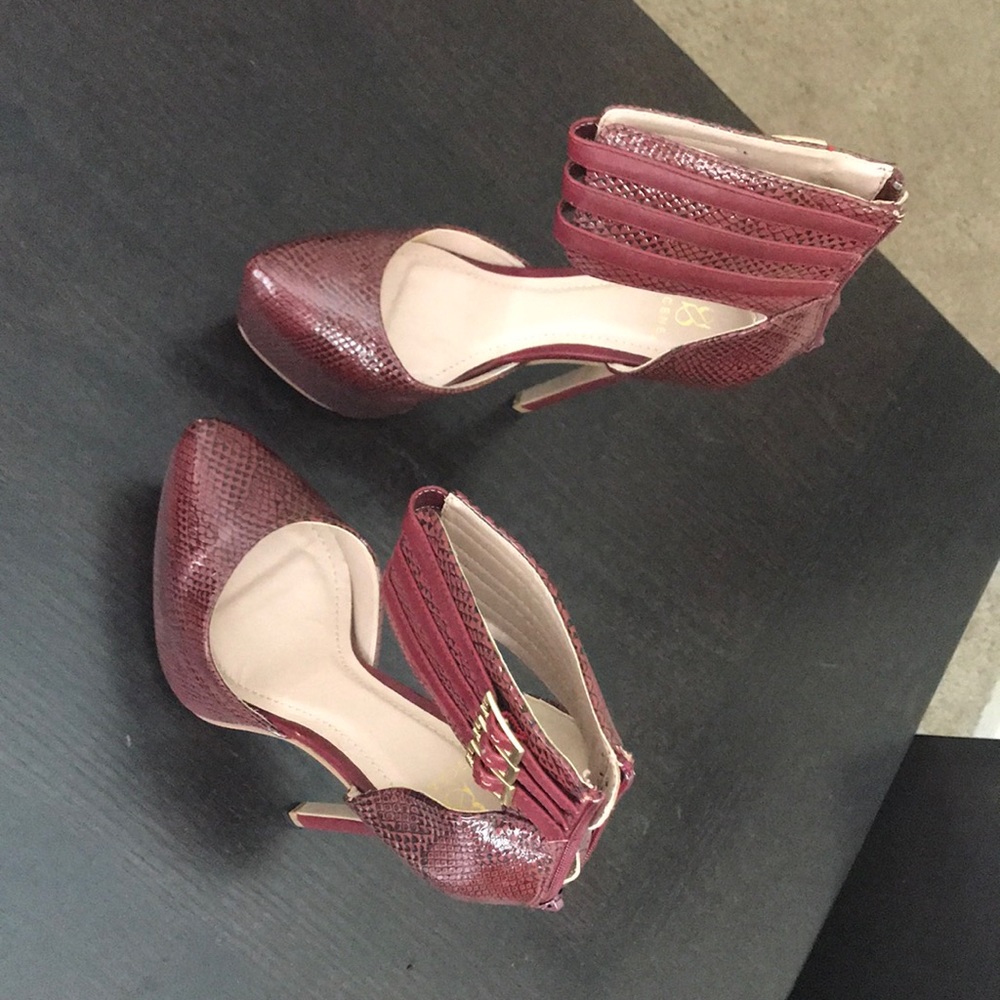 Size 6.5 women’s platform heels. - Picture 3 of 3